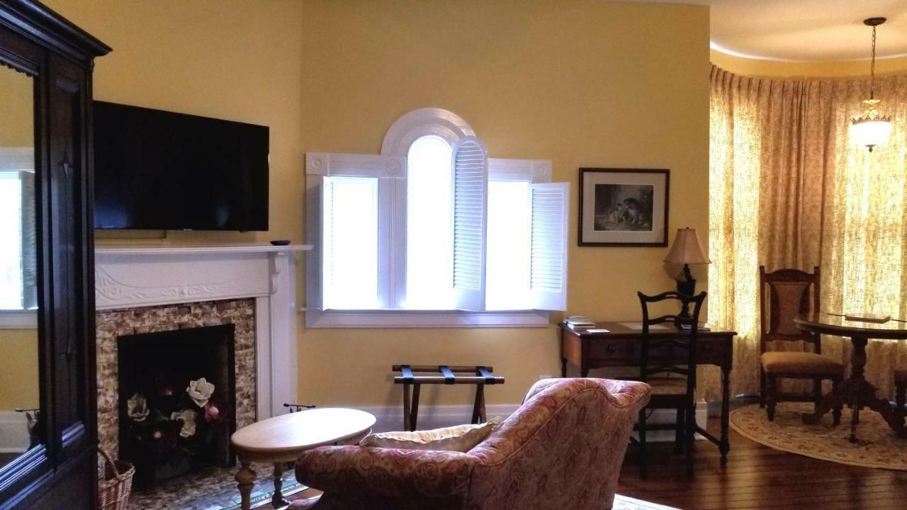 C.W. Worth House Bed And Breakfast Wilmington Esterno foto