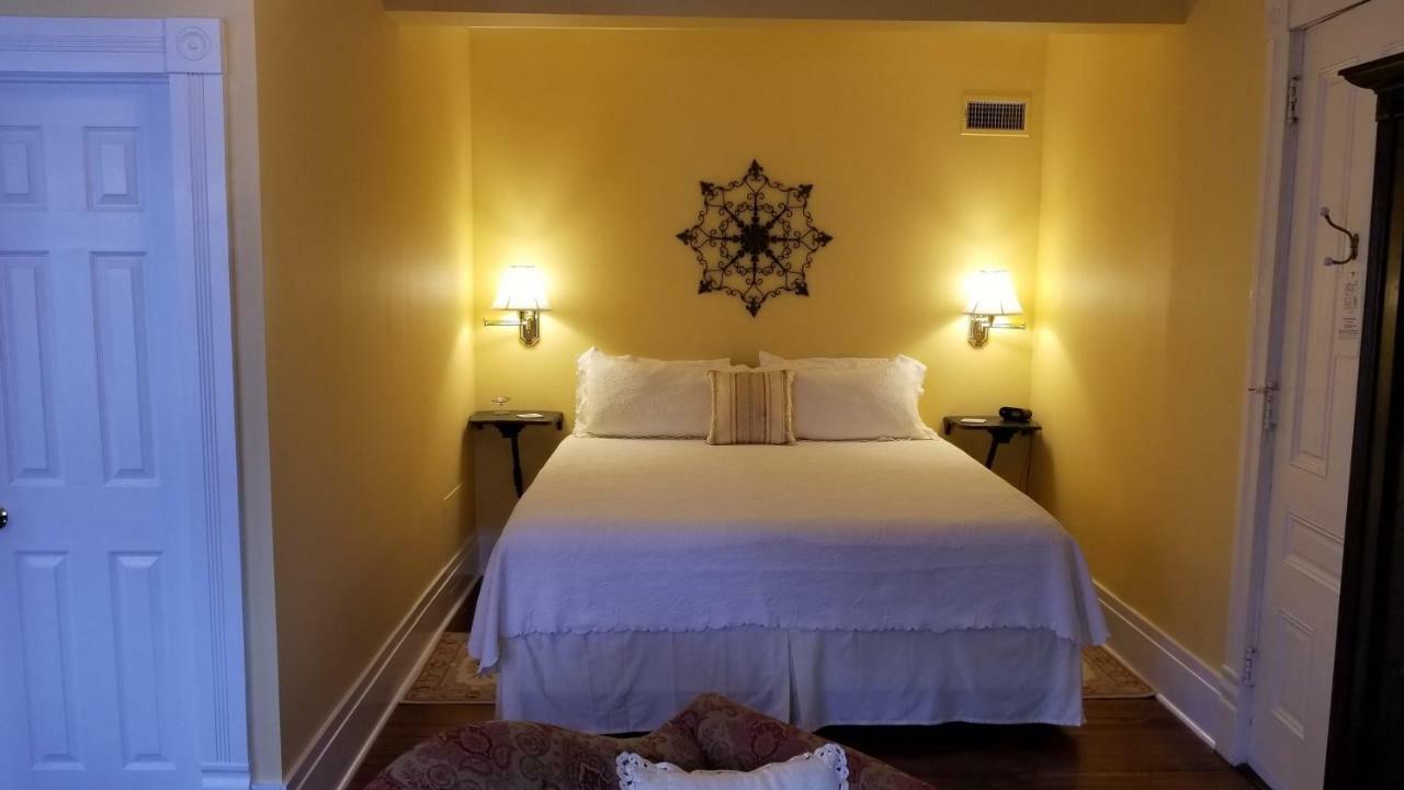 C.W. Worth House Bed And Breakfast Wilmington Esterno foto